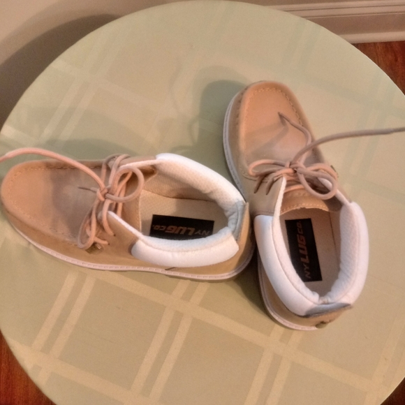 Lugz Boys Boots size 4 - Picture 8 of 8